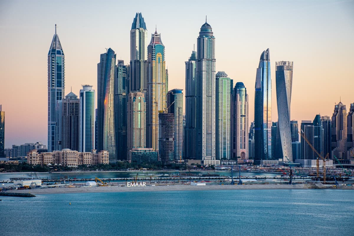 UAE Expands Golden Visa and Green Visa Pathways for Emerging Tech and Medical Specialists